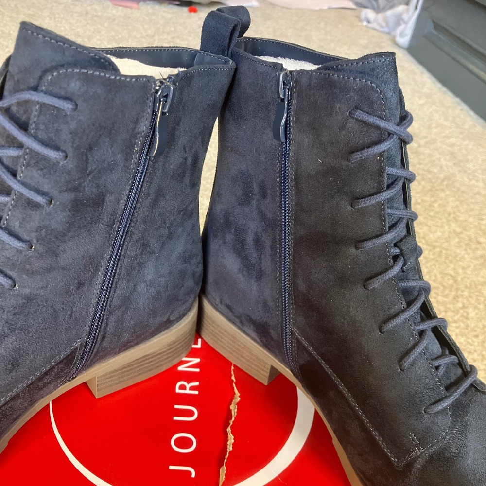 Journee Collection Vienna Navy Vegan Suede LaceUp Ankle Boots Womens 12W NIB NEW - Picture 5 of 12